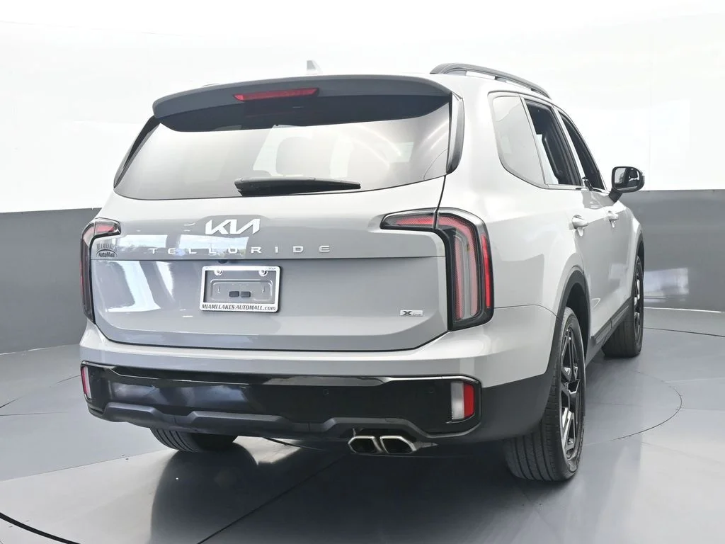 Used 2024 Wolf Gray Kia EX X-Line image 5