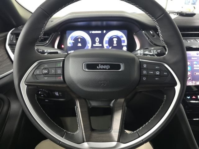 New 2026 Diamond Black Crystal Pearl-Coat Exterior Paint Jeep Limited image 27
