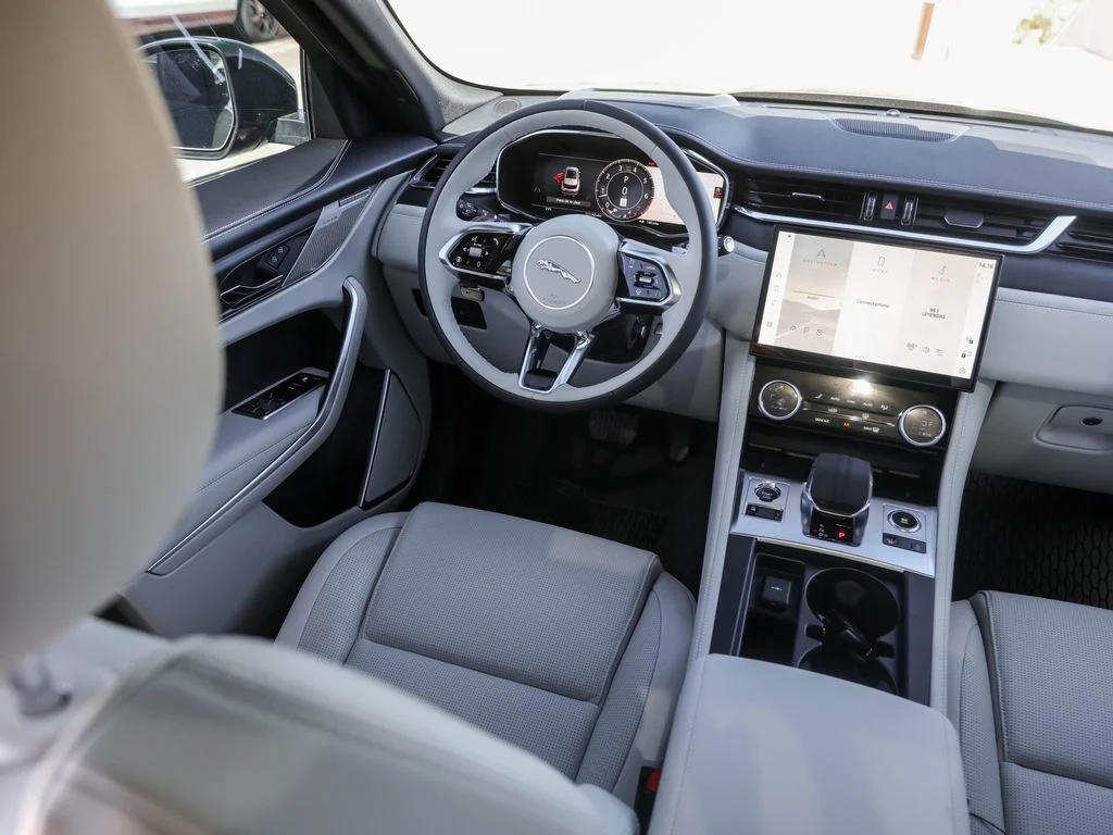 2026 Jaguar F-Pace R-Dynamic S - Photo 33