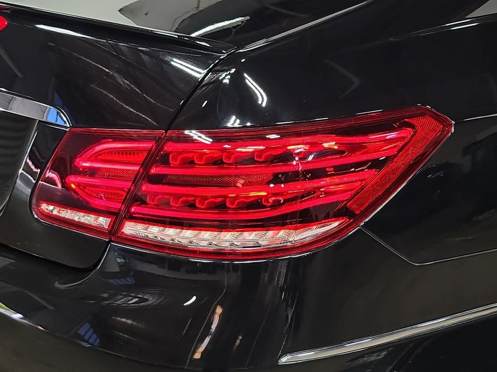 Used 2015  Mercedes-Benz E 400 image 30