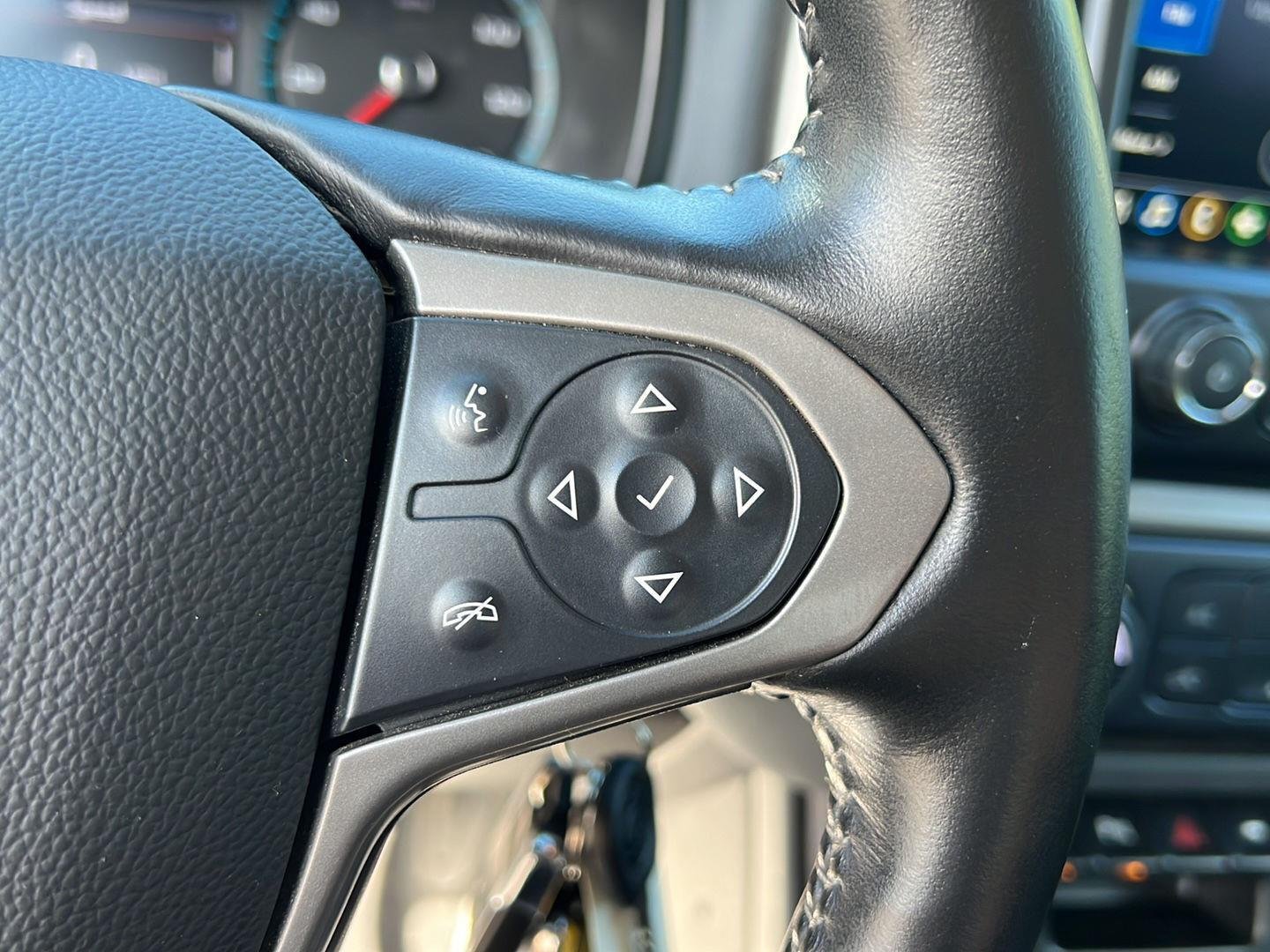Used 2022 Sand Dune Metallic Chevrolet 4WD Z71 image 8