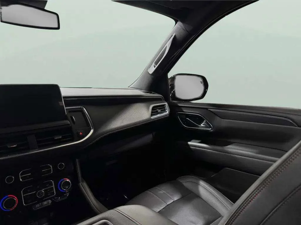2024 Chevrolet Suburban RST - Photo 11