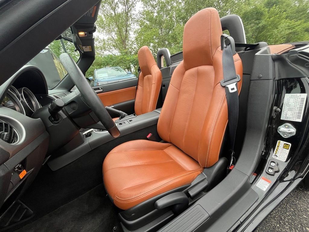 Used 2008 Black Mazda Grand Touring image 19