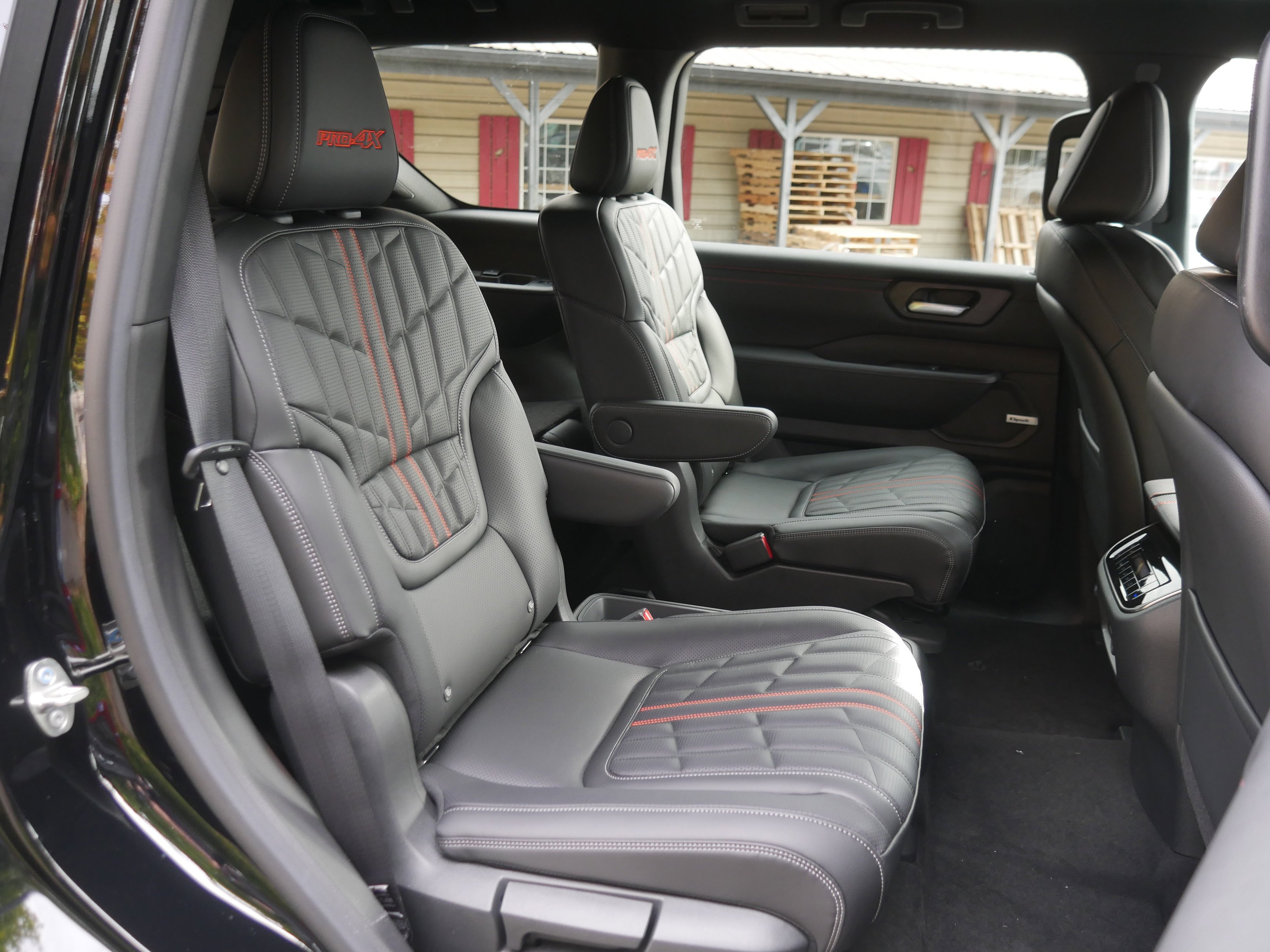 2026 Nissan Armada PRO-4X - Photo 32
