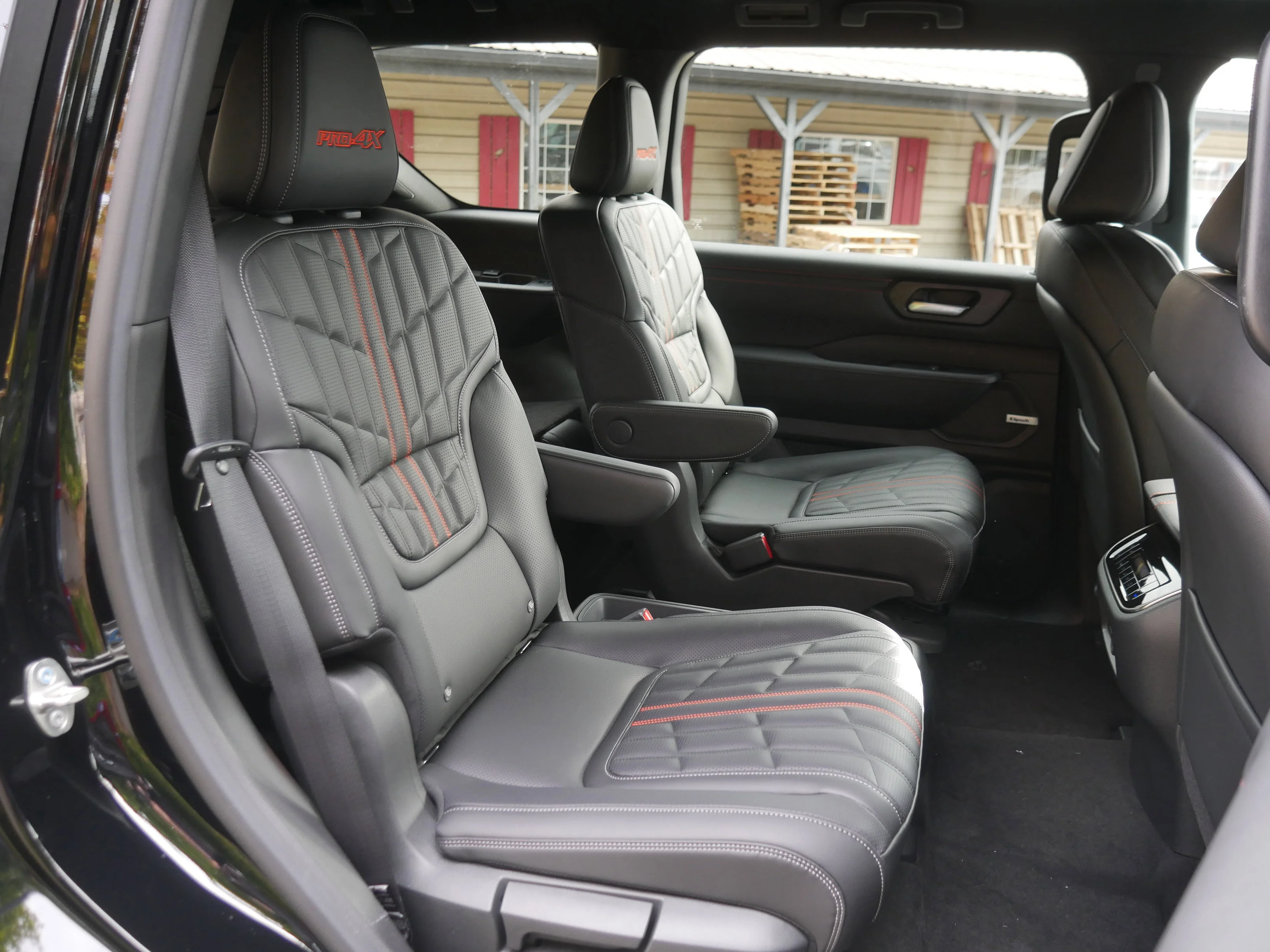 2026 Nissan Armada PRO-4X - Photo 32