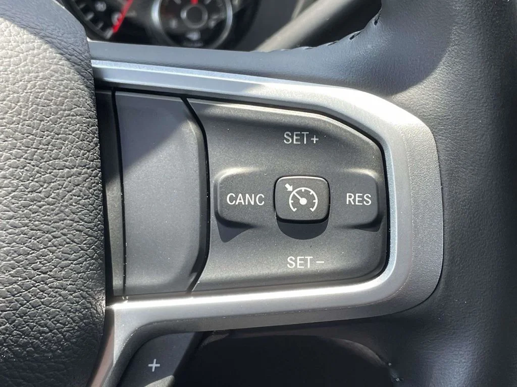 Used 2023 White Ram Big Horn image 31