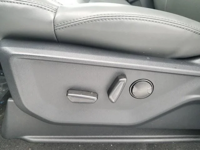 New 2026 Star White Metallic Tri-Coat Ford MAX Active image 42