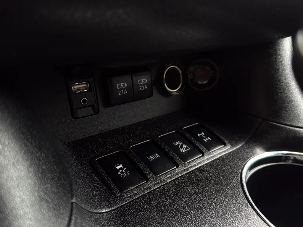 Used 2017 Blizzard Pearl Toyota XLE image 33