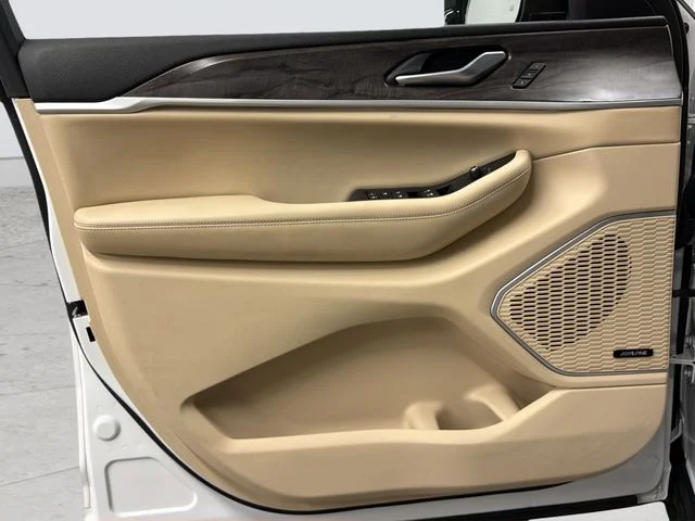 Used 2023 White Jeep Limited image 21