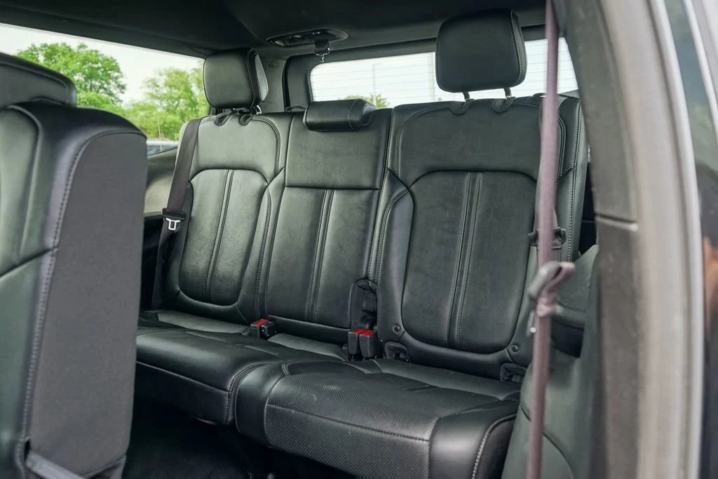 Used 2024 Diamond Black Crystal Pearlcoat Jeep Series II image 26