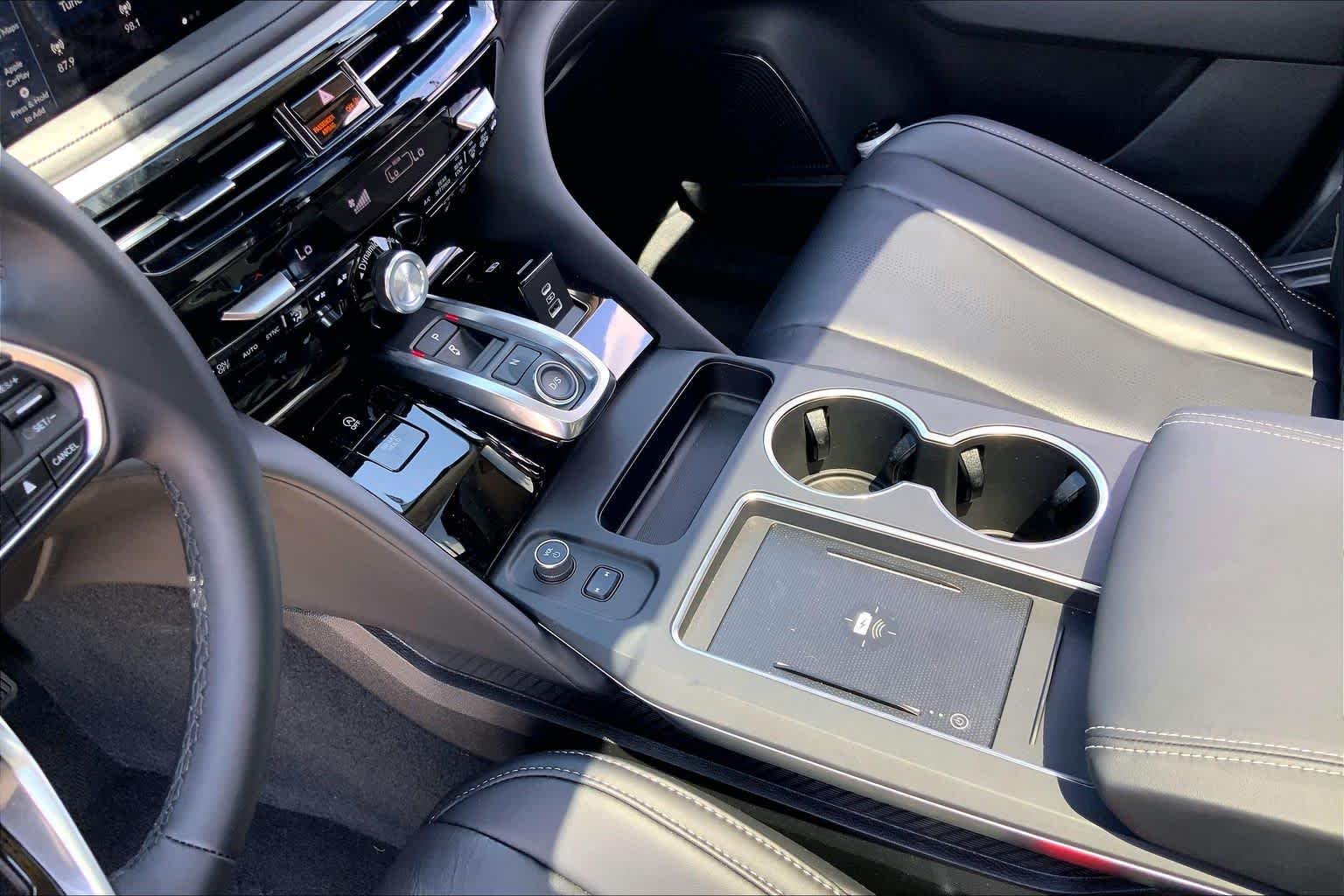 Used 2026 Platinum White Pearl Acura w/Technology Package image 17