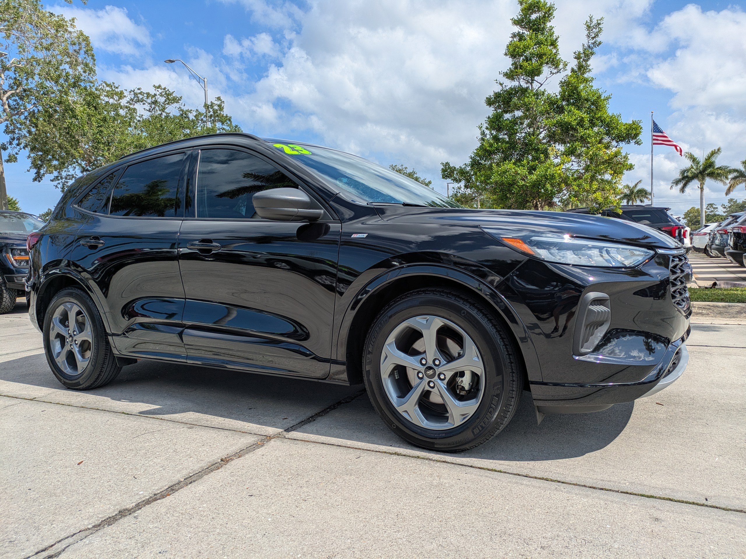2023 Ford Escape ST-Line FWD's photo