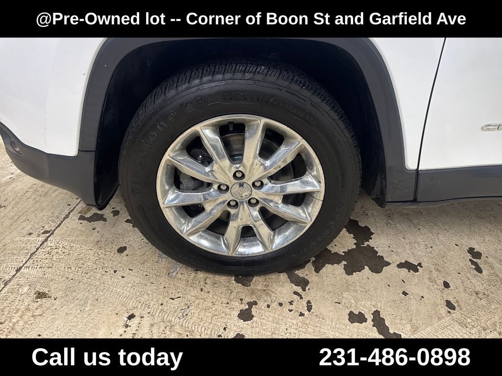 Used 2017 White Jeep Limited image 11