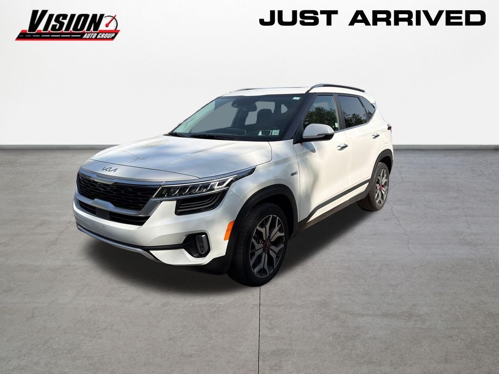 Used 2022 White Kia SX image 1