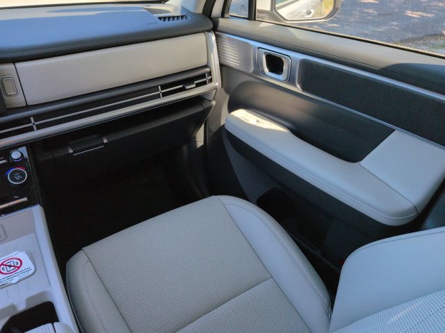 Certified Used 2025 White Hyundai SEL image 17