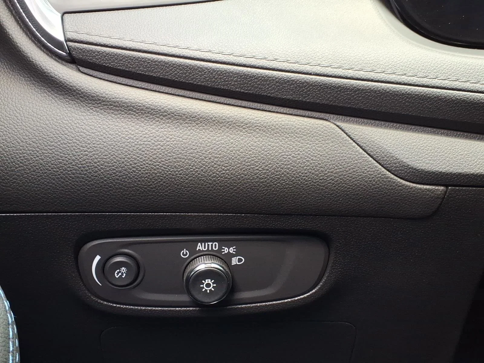 2026 Buick Encore GX Sport Touring - Photo 23