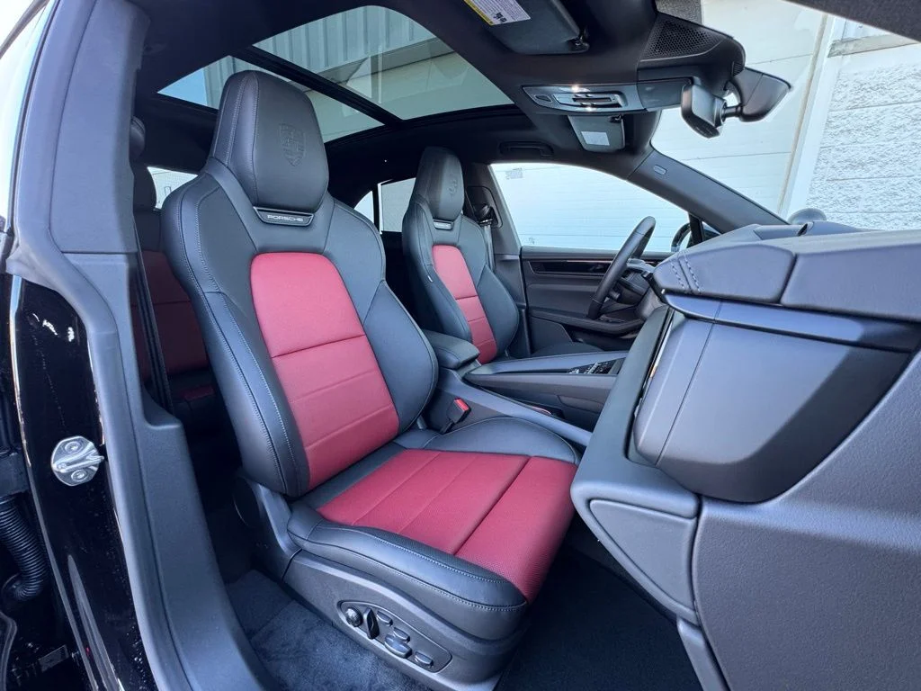 2025 Porsche Macan S - Photo 17