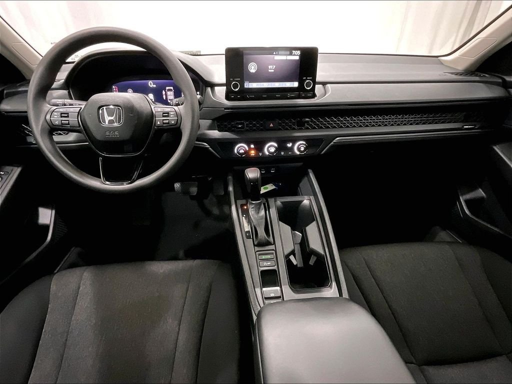 Used 2025 White Honda LX image 21