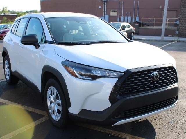 Used 2024 Pearl Toyota L image 4