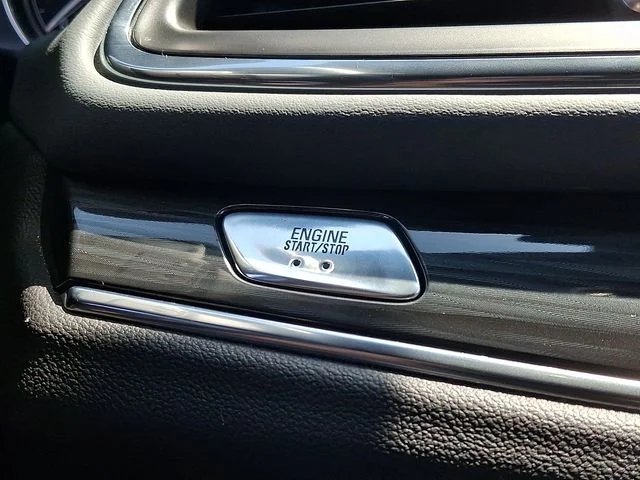 Used 2023 Red Buick Essence image 24