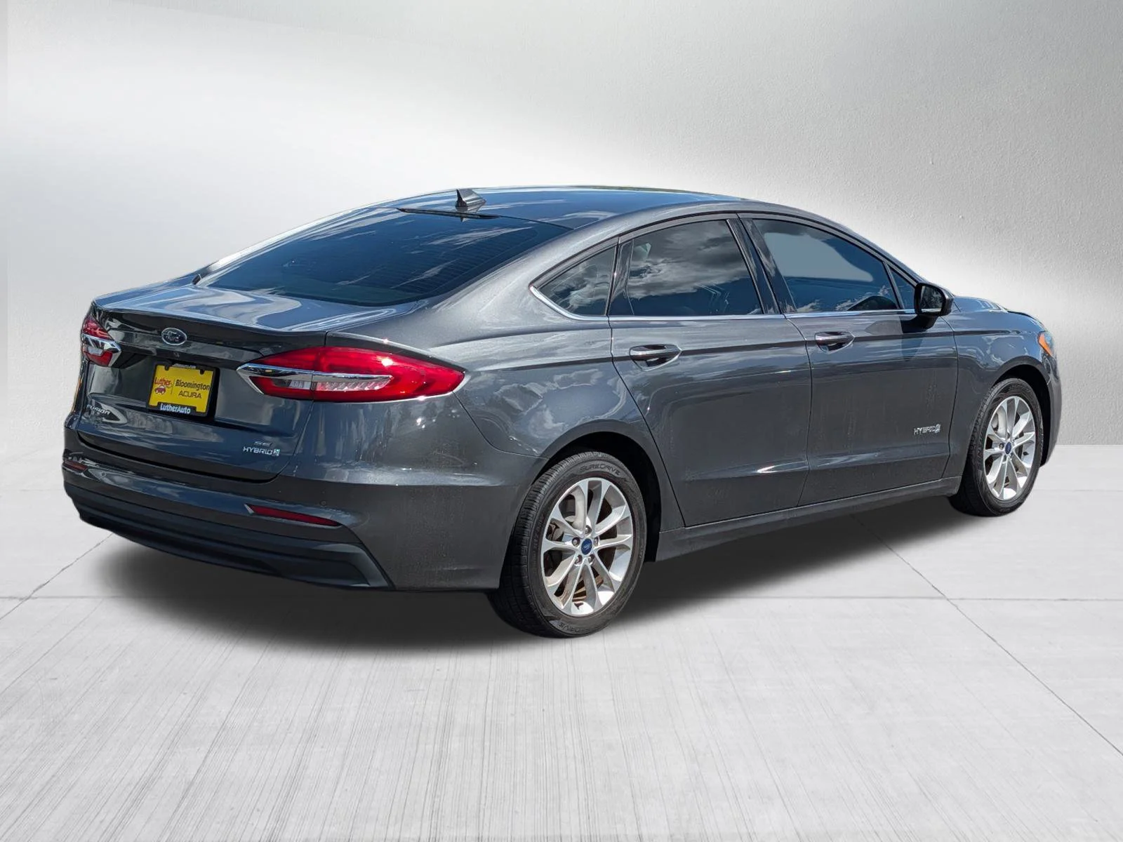 Used 2019 Magnetic Metallic Ford SE image 7