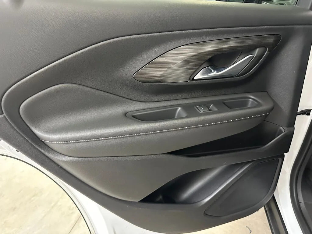 2023 GMC Terrain SLE - Photo 16