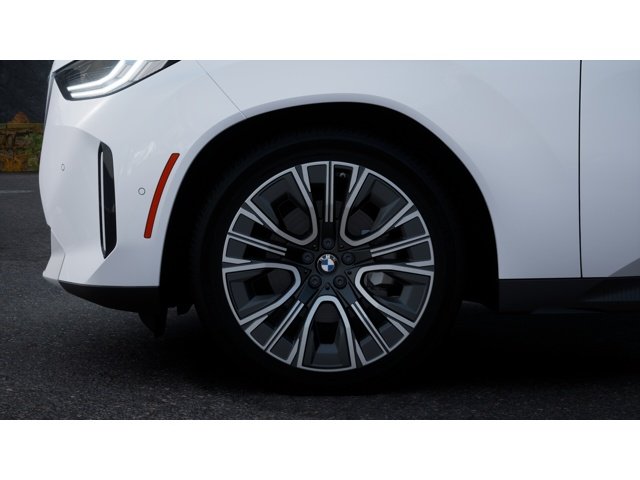 New 2026 Mineral White Metallic BMW 30 xDrive image 7