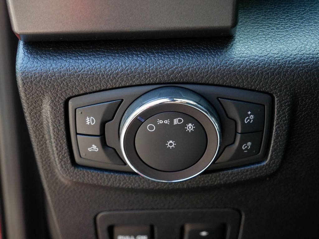 Used 2019 Red Ford XLT image 17