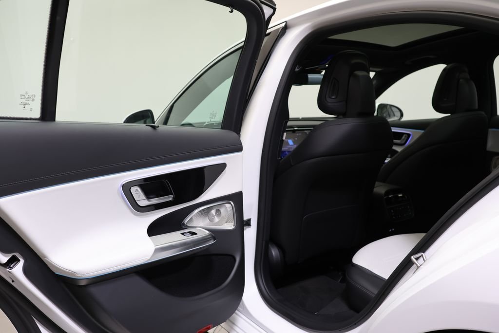 New 2026 Moonlight White Magno Mercedes-Benz E 53 AMG® image 42