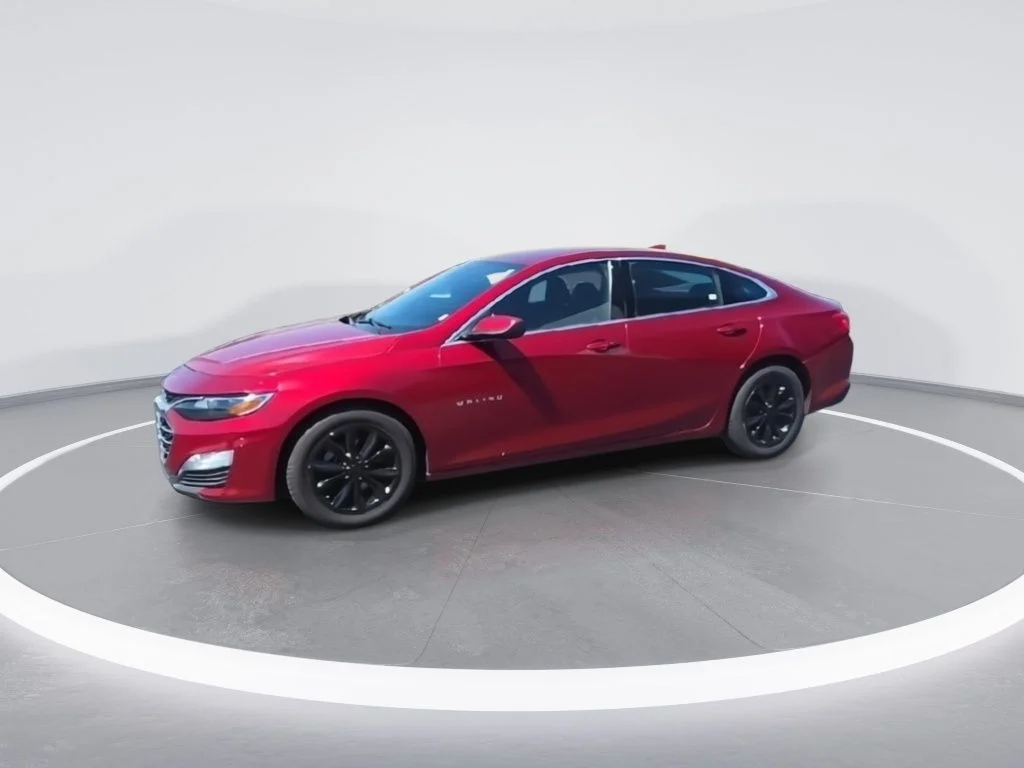 Used 2023 Red Chevrolet LT image 4