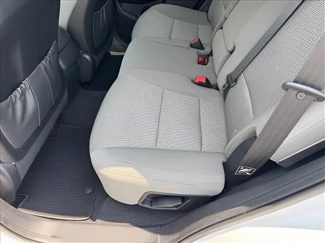 Used 2016 White Hyundai 2.4 Base image 9
