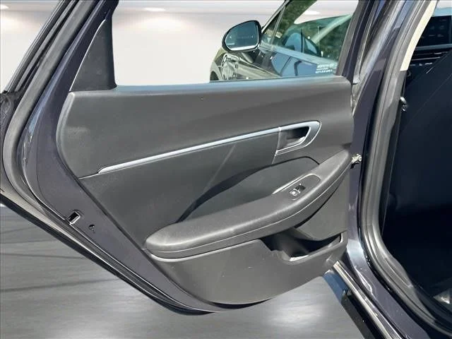 Used 2024 Blue Hyundai SEL image 16