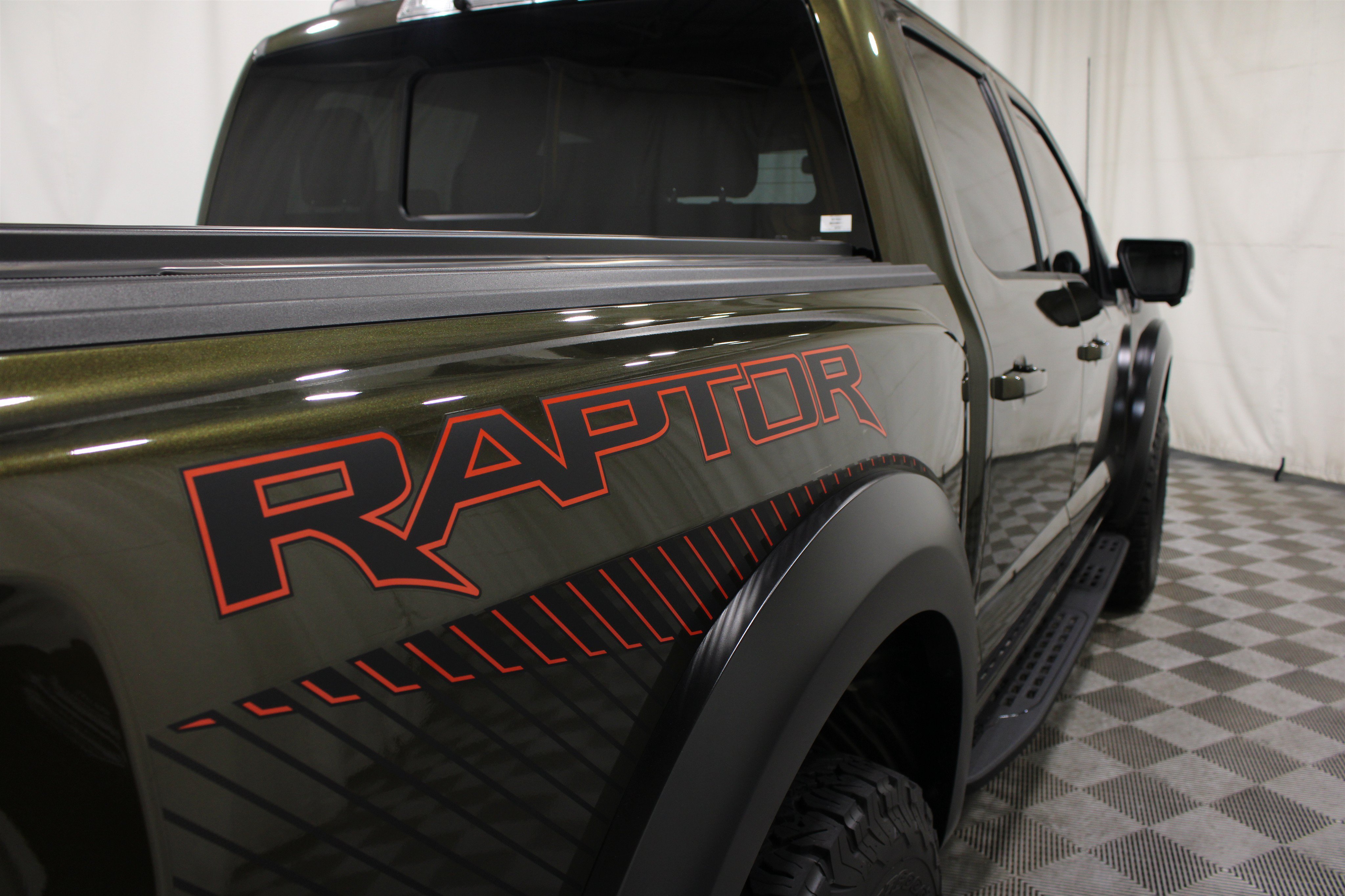 Used 2024 Shelter Green Ford Raptor image 33