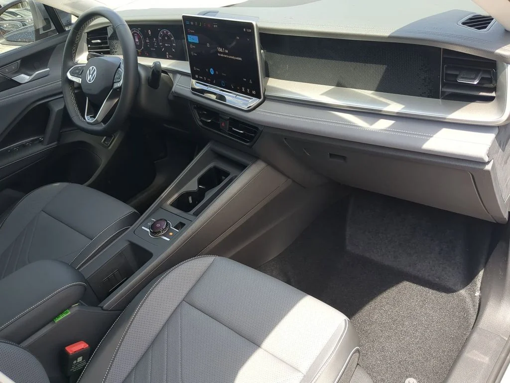 New 2026 Silver Volkswagen 2.0T SE image 12