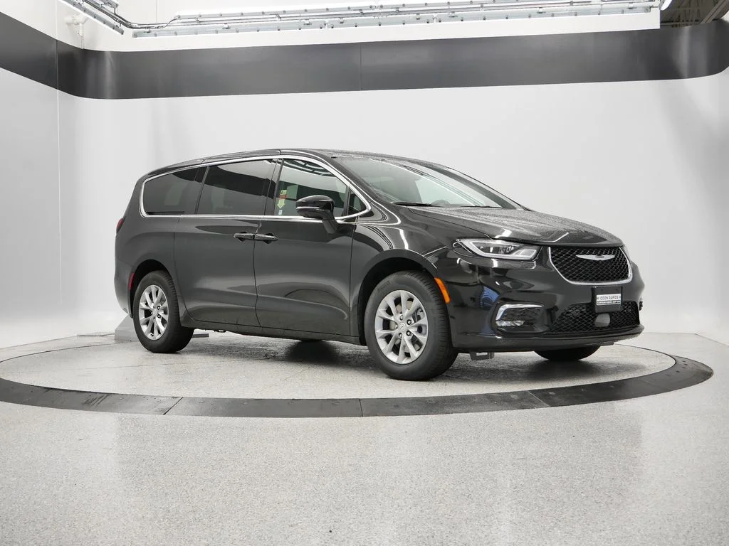 2026 Chrysler Pacifica Select - Photo 47