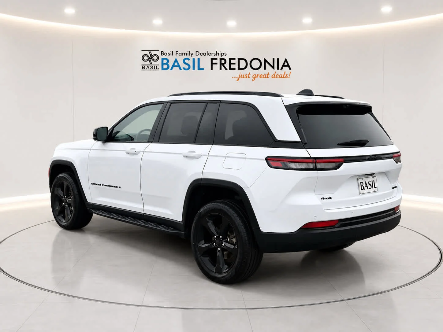 Used 2024 Bright White Jeep Limited image 3