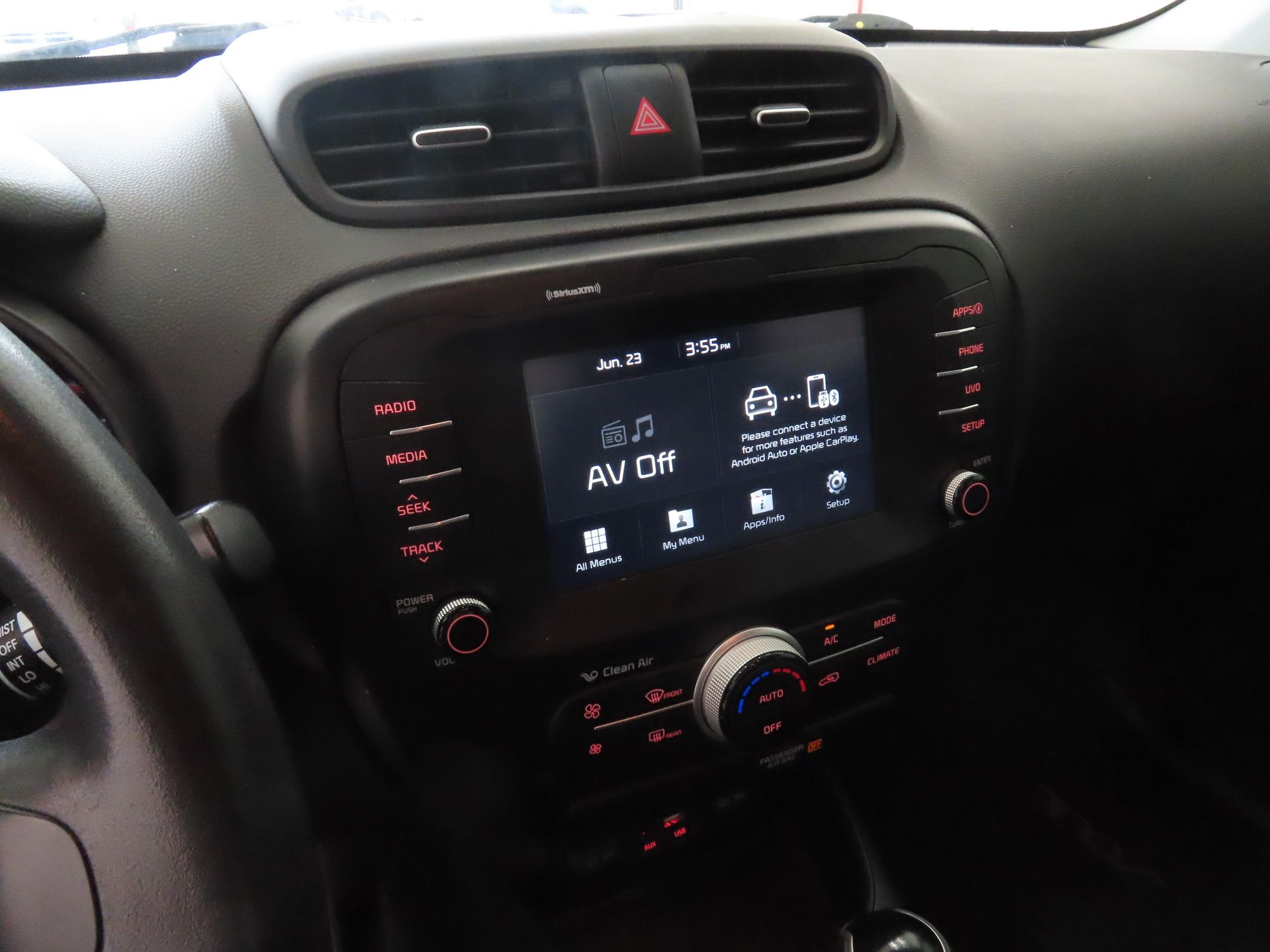 Used 2018 White Kia Plus image 17