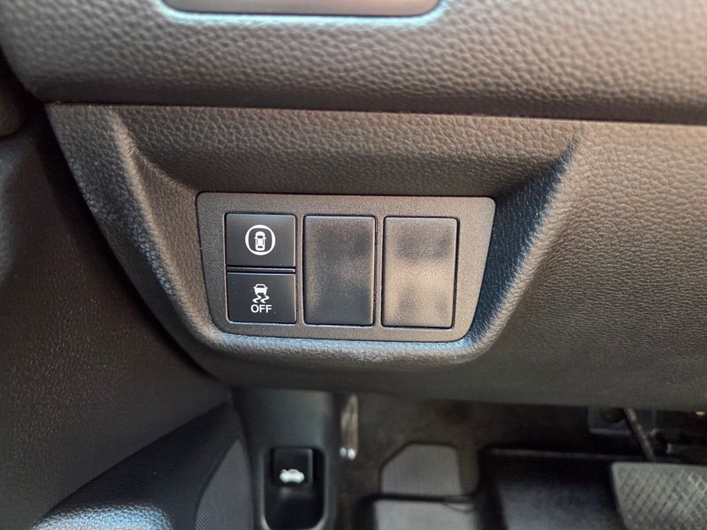 Used 2018 White Honda EX-L image 20