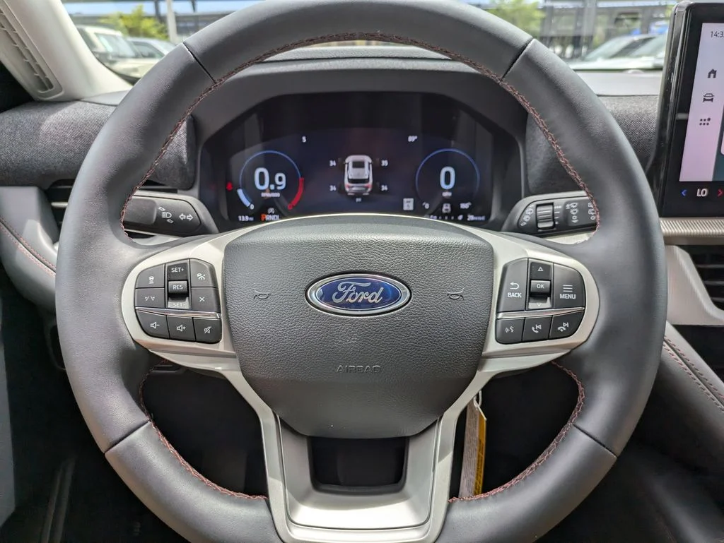 New 2026 Star White Metallic Tri-Coat Ford Active image 30