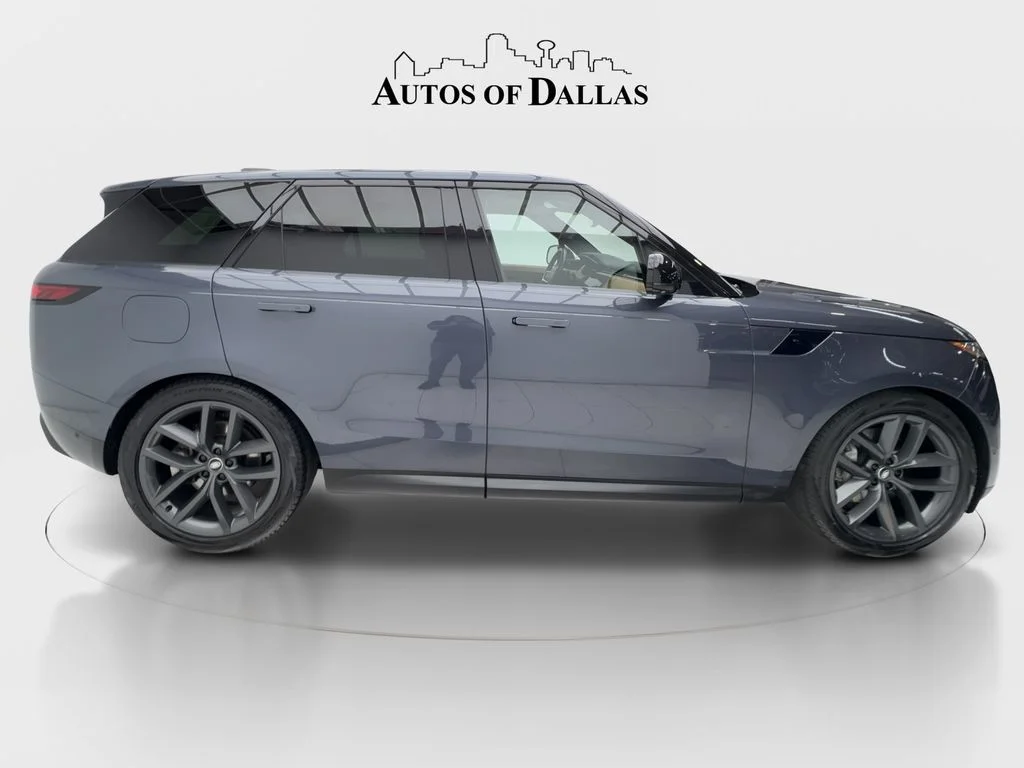 Used 2024 Blue Land Rover SE image 7