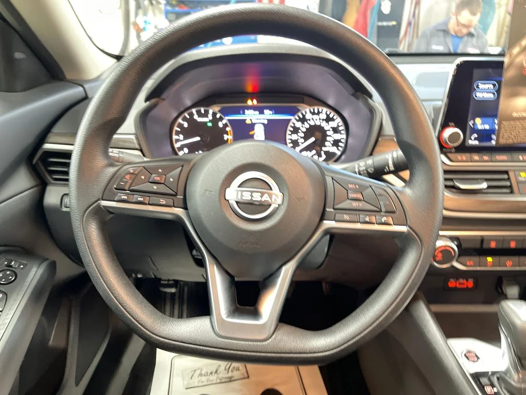 Used 2025 Black Nissan 2.5 SV image 23
