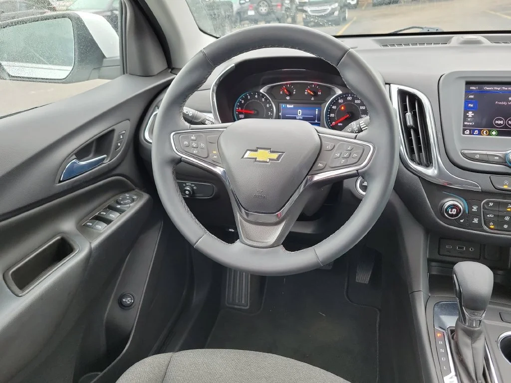 Used 2024 Summit White Chevrolet LT image 15