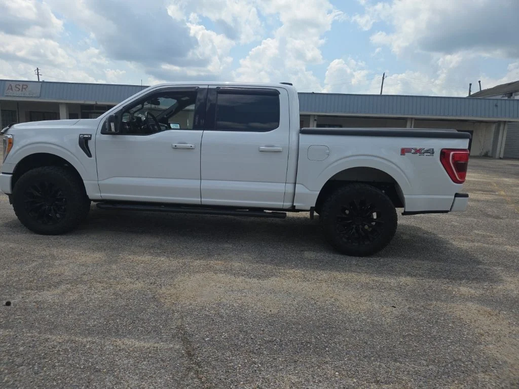 Used 2023 Oxford White Ford XLT image 5