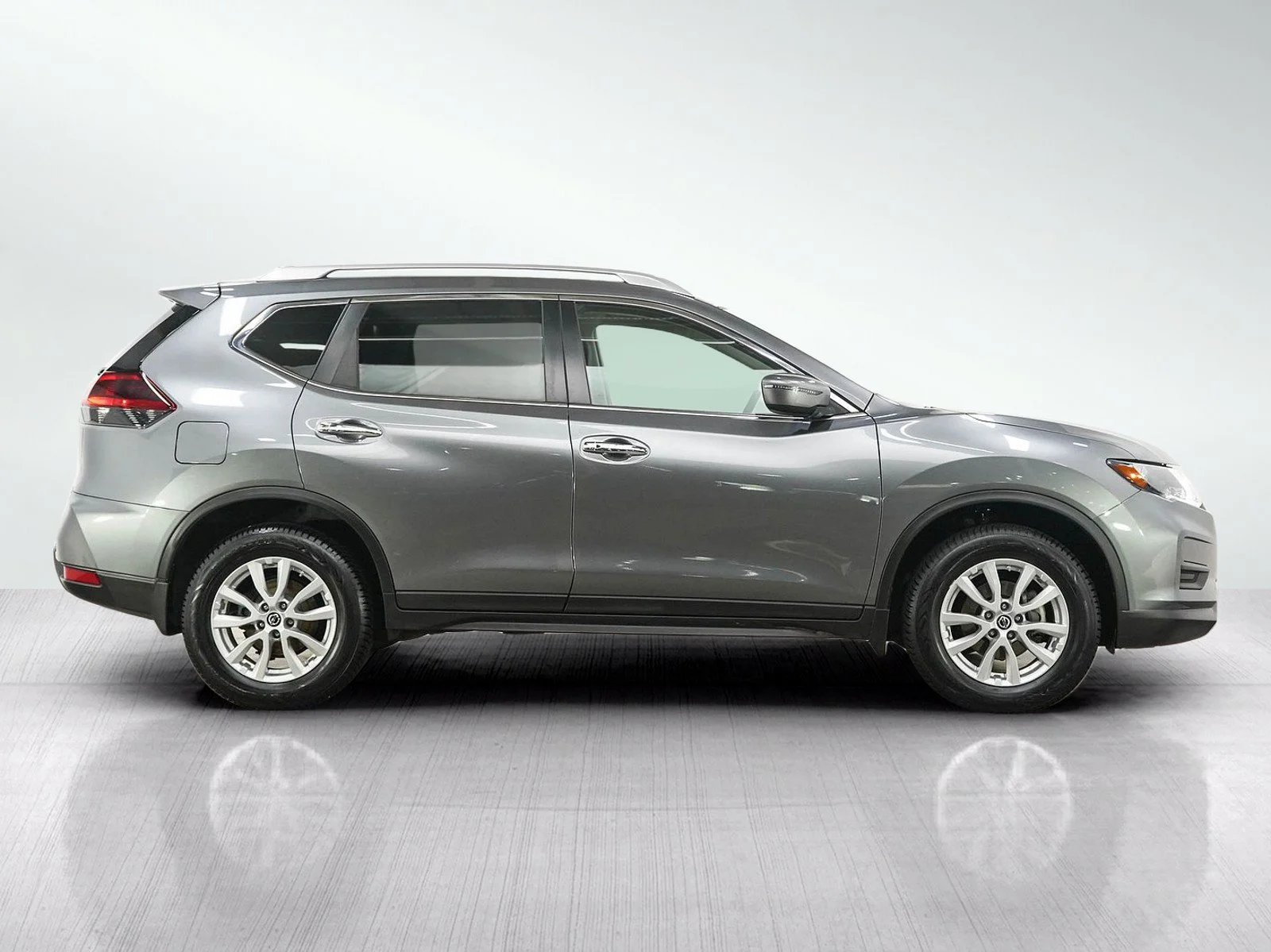 Used 2020 Gun Metallic Nissan SV image 6