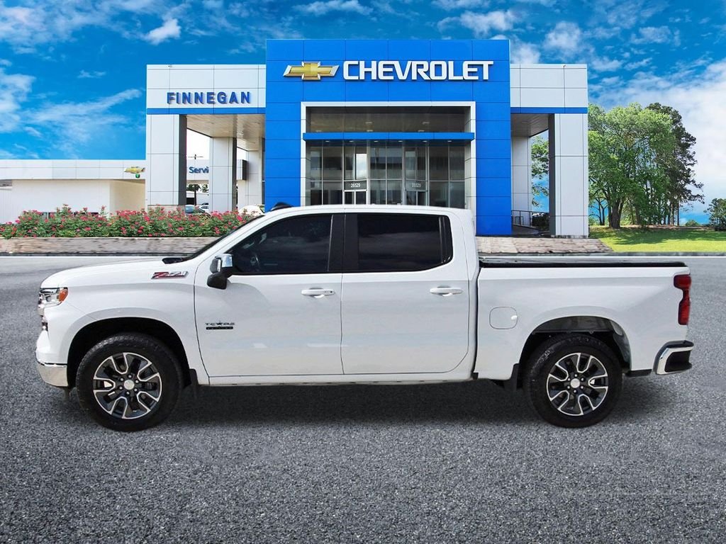 Used 2023 White Chevrolet LT image 4