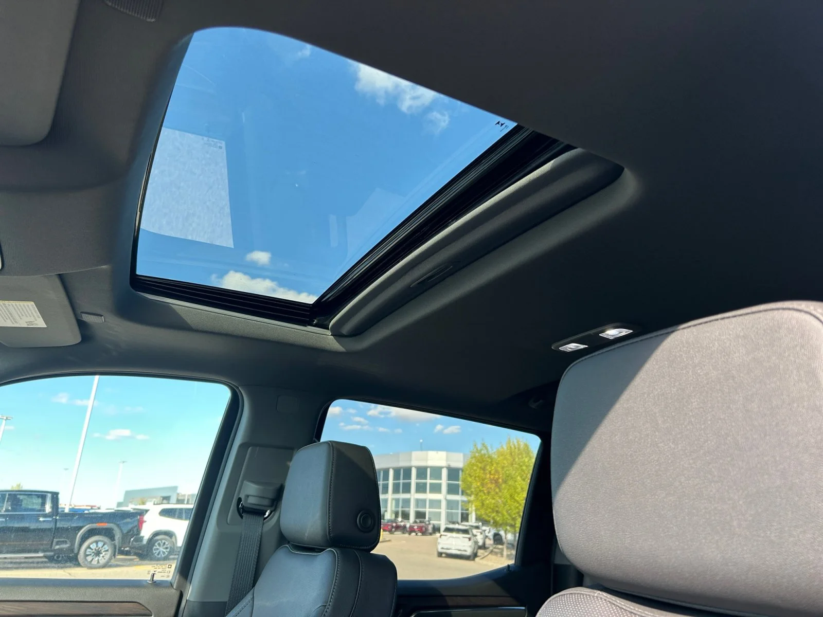 New 2026 Summit White GMC SLT image 18