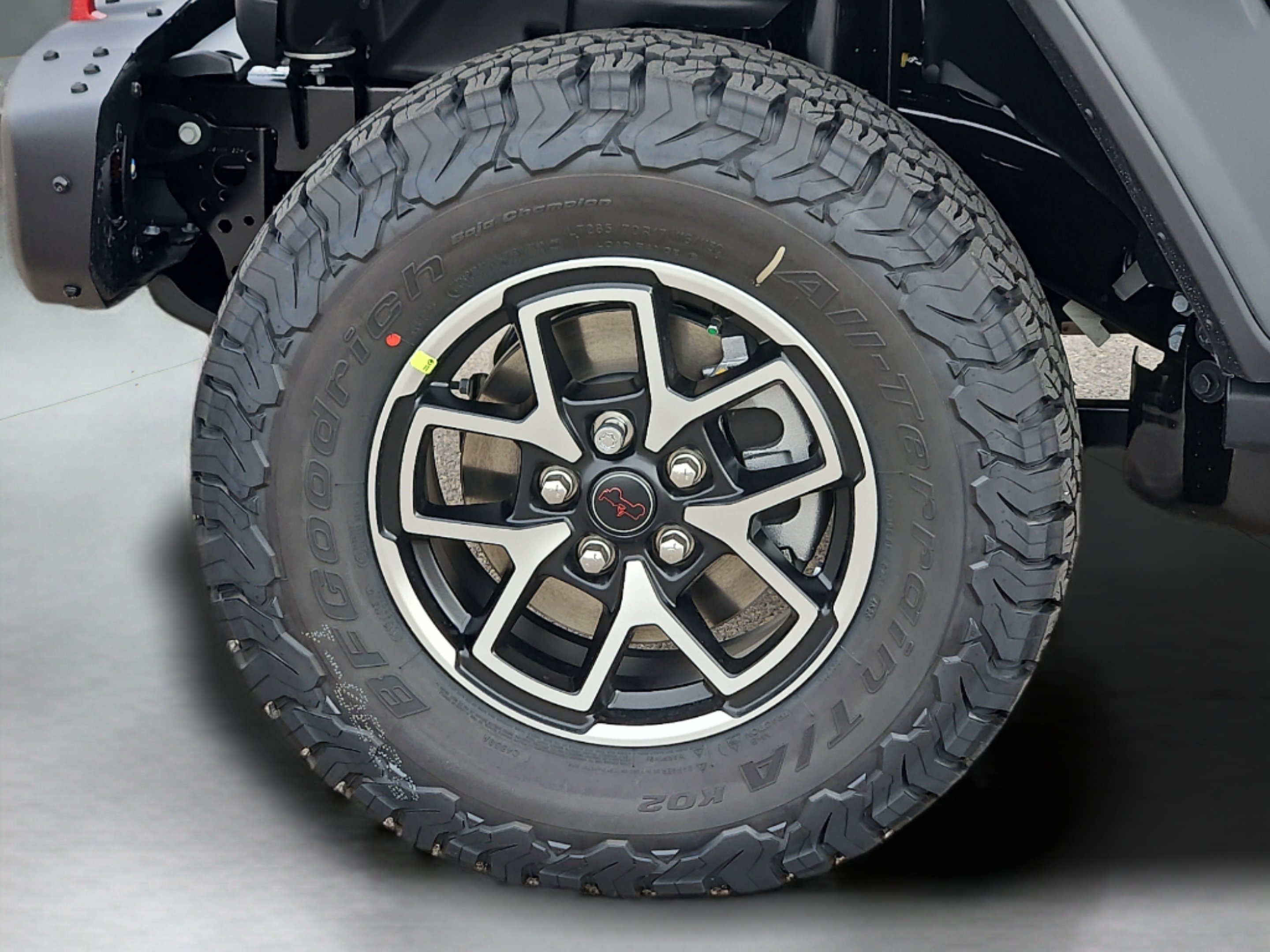 New 2026 Black Clear-Coat Exterior Paint Jeep Rubicon image 9