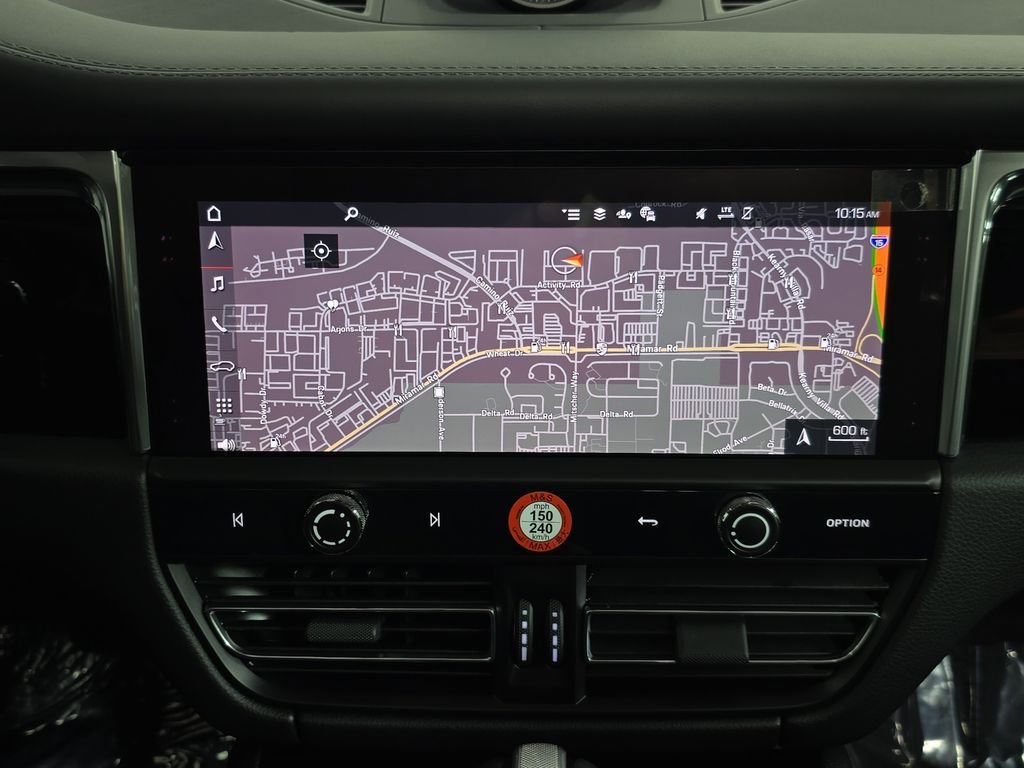 2025 Porsche Macan Base - Photo 18