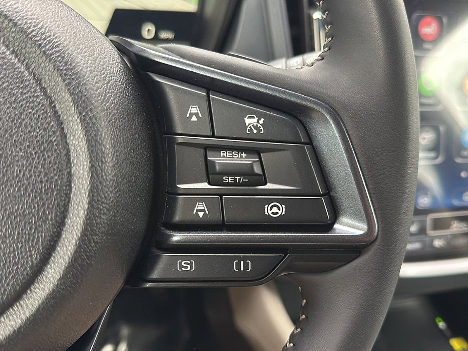 Used 2025 Crystal White Pearl Subaru Limited Hybrid image 35