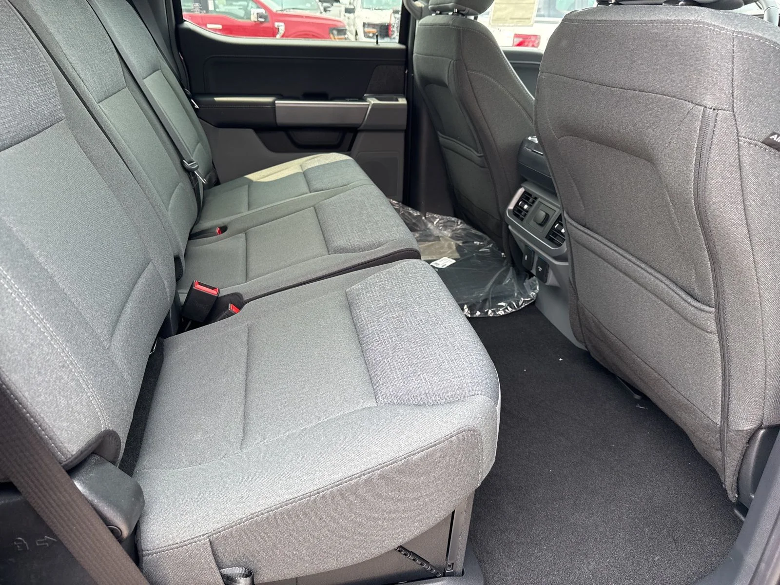 2025 Ford F-150 XLT - Photo 18